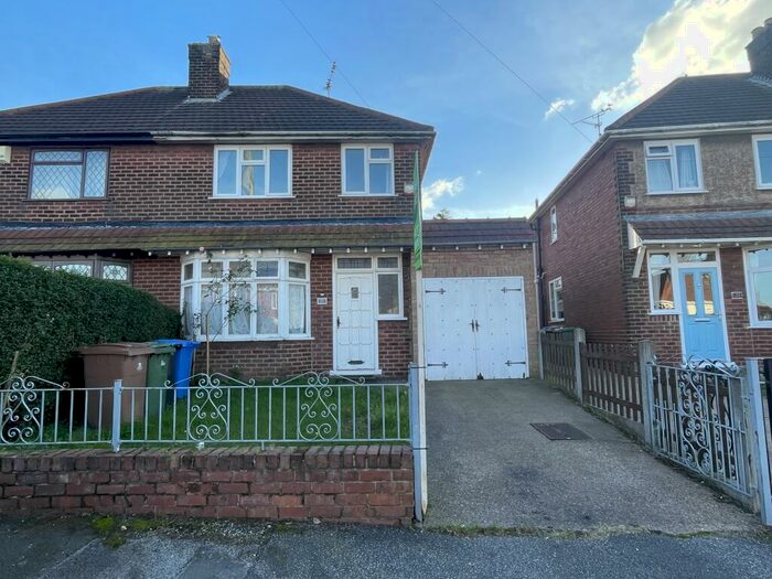 3 Bedroom Semi-Detached House To Rent In The Knoll, Mansfield, NG18
