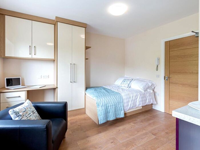 Apartment To Rent In Apt, Lofthouse Residence #, LS2