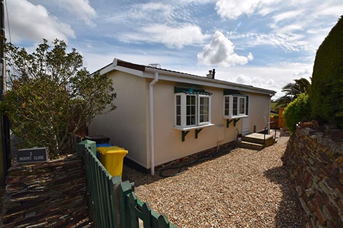 2 Bedroom Park Home For Sale In Tregunnel Park, Newquay, TR7