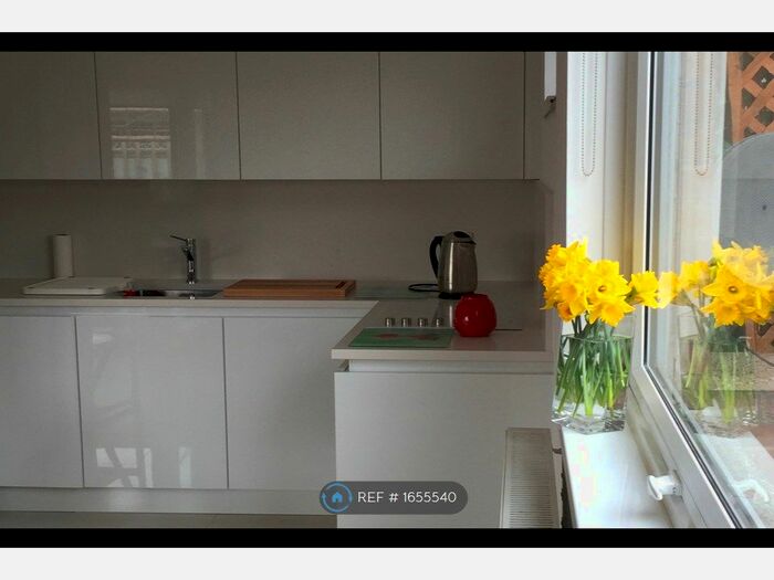 1 Bedroom Flat To Rent In Styles House, London, SE1