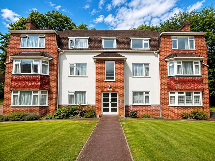 2 Bedroom Flat For Sale In Southend Road, Beckenham, BR3