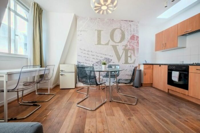 1 Bedroom Flat To Rent In Oxford Street, London, W1D