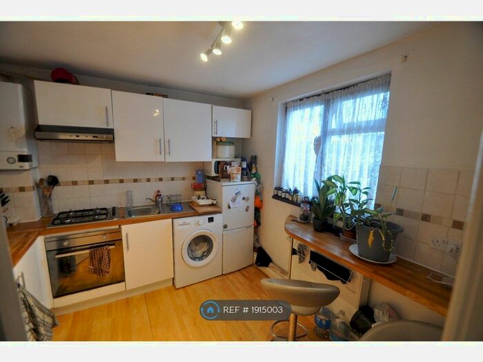 1 Bedroom Flat To Rent In Camlan Road, Bromley, BR1