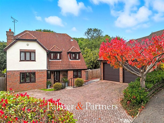 5 Bedroom Detached House For Sale In Valleyview Close, Highwoods, Colchester, Essex, CO4