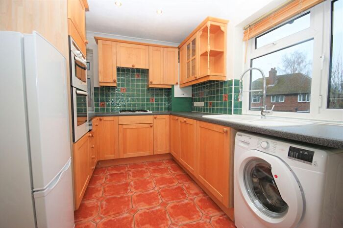 2 Bedroom Flat To Rent In Fore Street, Pinner, Middlesex, HA5