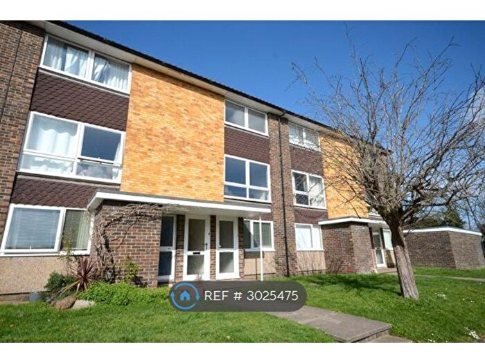 2 Bedroom Maisonette To Rent In Broadlands Court, Bracknell, RG42