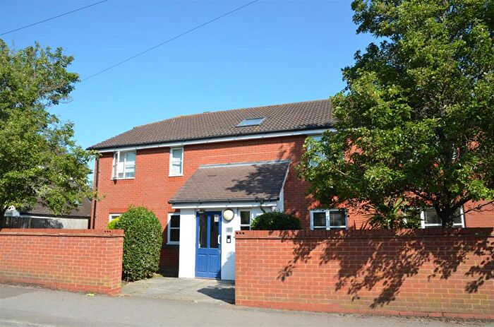 2 Bedroom Apartment To Rent In Lamport Court, Arthur Road, Farnham, GU9