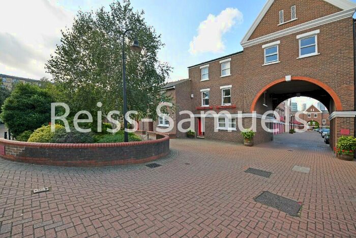 5 Bedroom Town House To Rent In Lockesfield Place, London, E14