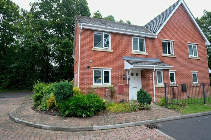 3 Bedroom Semi-Detached House To Rent In The Orchard, Dibden, SO45
