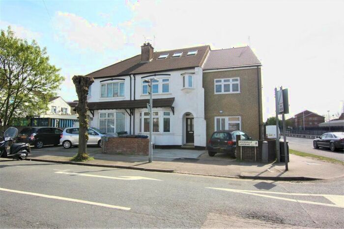6 Bedroom House To Rent In Woodville Gardens, Golders Green, NW11