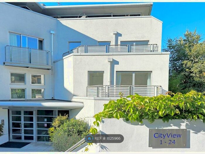 2 Bedroom Flat To Rent In Cityview, London, SE7