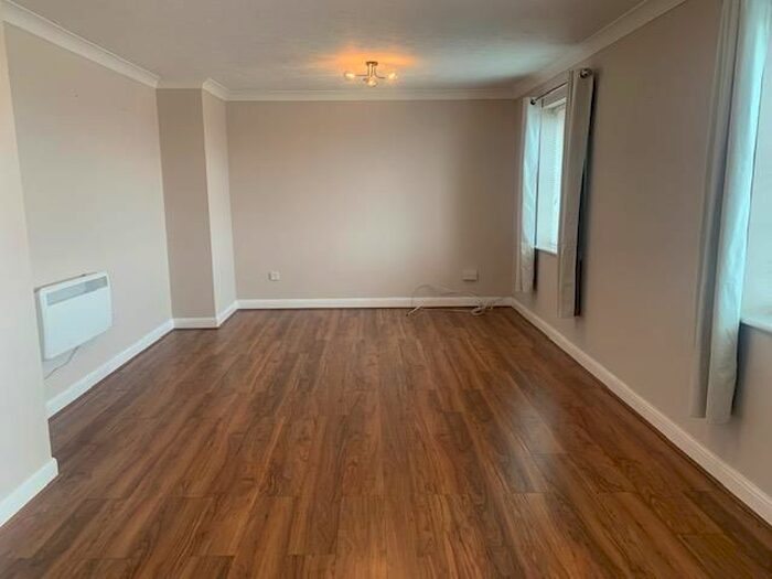 3 Bedroom Maisonette To Rent In Campbell Drive, Cardiff, CF11