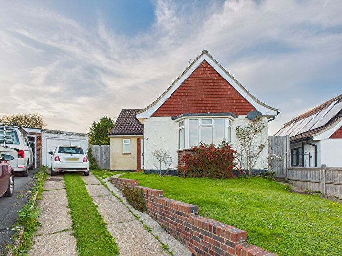 2 Bedroom Detached Bungalow To Rent In Turners Mill Close, Haywards Heath, RH16