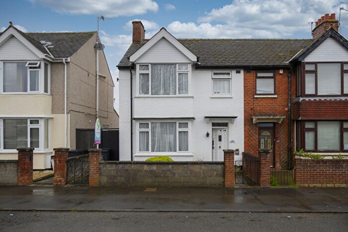 3 Bedroom End Terrace House For Sale In Groundwell Road, Swindon, SN1