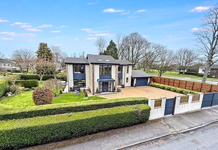 4 Bedroom Detached House For Sale In Lorimers Close, Peterlee, Durham, SR8