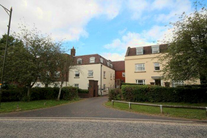 2 Bedroom Flat To Rent In Worthing Road, Horsham RH12
