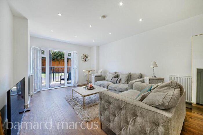 1 Bedroom Apartment To Rent In Thimble Crescent, Wallington, SM6