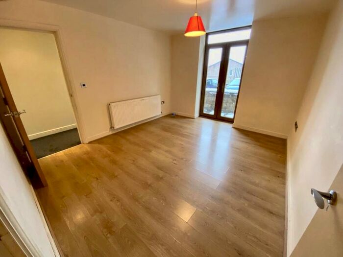 1 Bedroom Flat To Rent In Sackville Street, Barnsley, S70