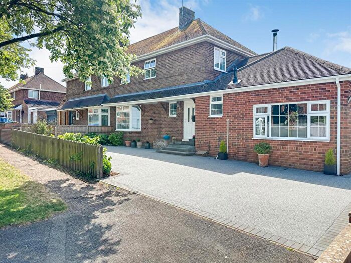 4 Bedroom Semi Detached House For Sale In Bancroft Road, Cottingham, Market Harborough, LE16