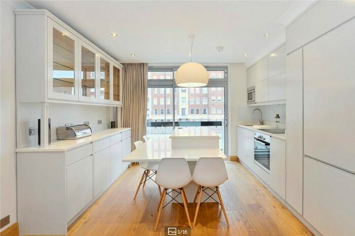 3 Bedroom Flat To Rent In Portman Square, London, Fitzhardinge House, Portman Square, W1H