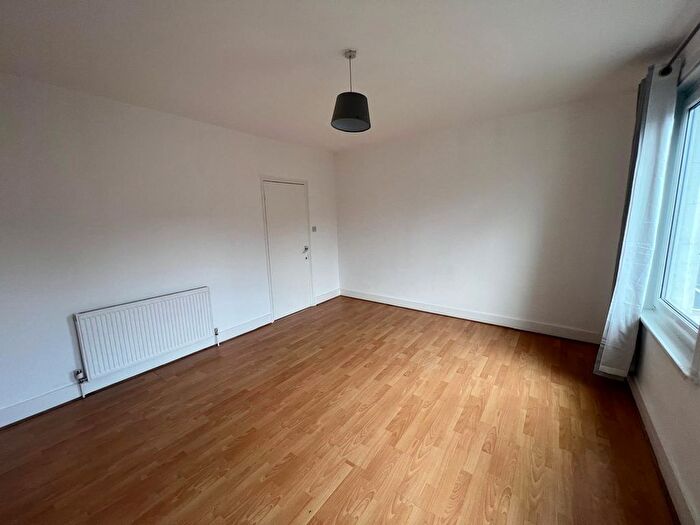 1 Bedroom Flat To Rent In Northwood Road, Thornton Heath, Surrey, CR7
