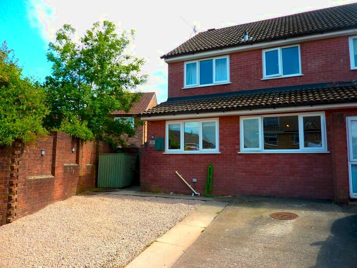 3 Bedroom Semi-Detached House To Rent In Mill Heath, Bettws, Newport, NP20