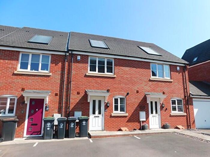 2 Bedroom Terraced House To Rent In Dee Close, Rushden, NN10