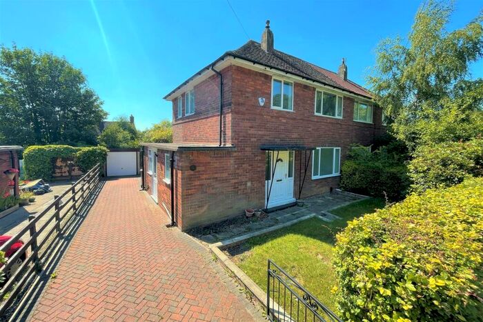 3 Bedroom Semi-Detached House To Rent In Foxcroft Road, Leeds, West Yorkshire, LS6