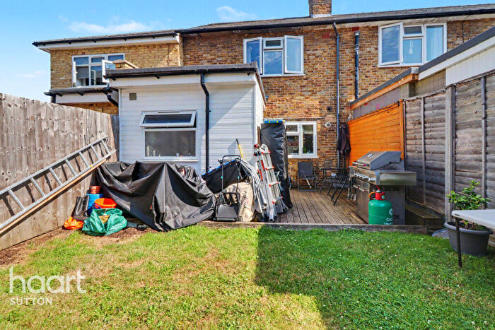 3 Bedroom Semi-Detached House For Sale In St Albans Grove, Carshalton, SM5
