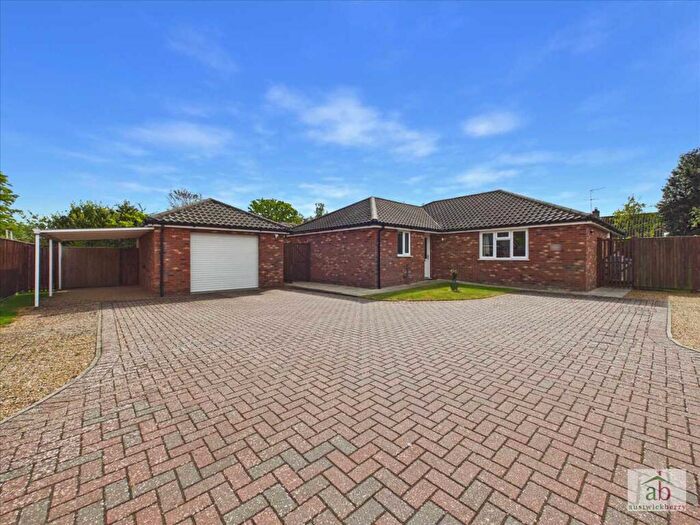 3 Bedroom Bungalow For Sale In Main Road, Kesgrave, IP5
