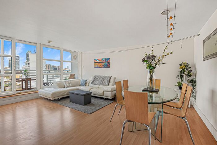 2 Bedroom Flat For Sale In Manchester Road, London, E14