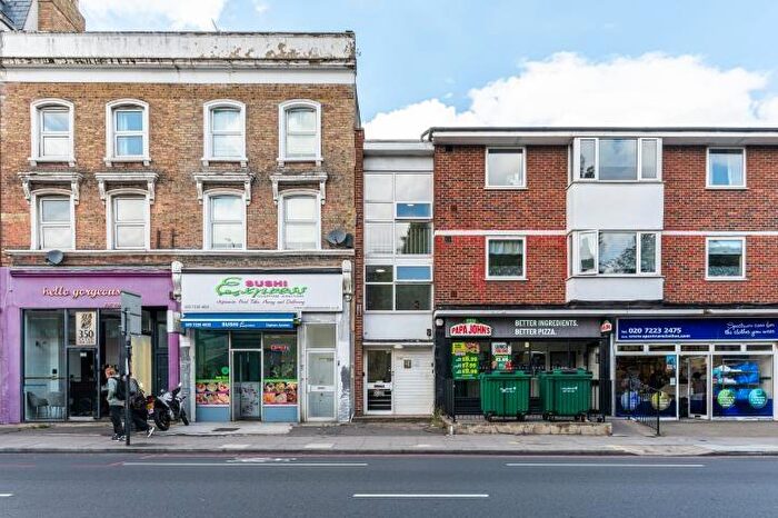 1 Bedroom Flat For Sale In Battersea Park Road, London, SW11