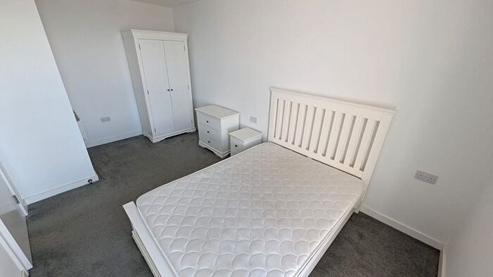 1 Bedroom Flat To Rent In Wharf End, Trafford Park, Manchester, M17