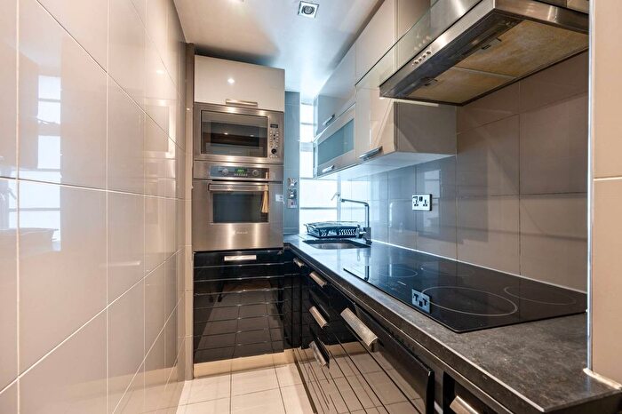 1 Bedroom Flat To Rent In Orsett Terrace, Paddington, London, W2