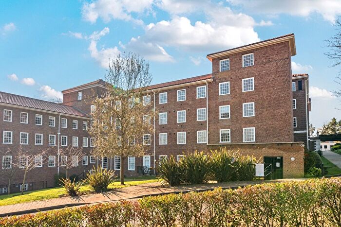 1 Bedroom Flat For Sale In Scott Avenue, Putney, London, SW15