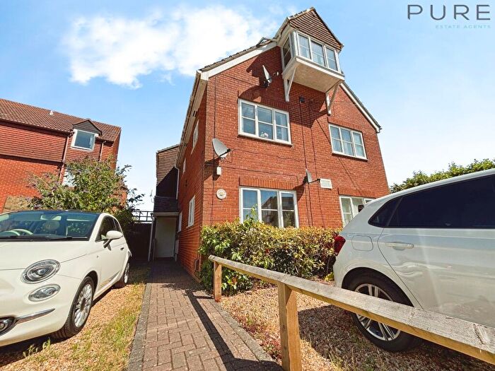 1 Bedroom Flat For Sale In Manor Farm Road, Southampton, SO18