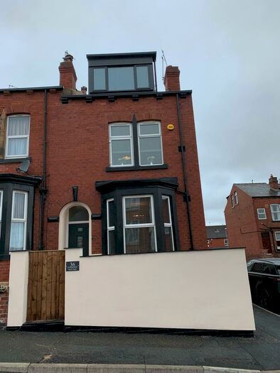 1 Bedroom House To Rent In St. Lukes Road, Leeds, West Yorkshire, Uk, LS11