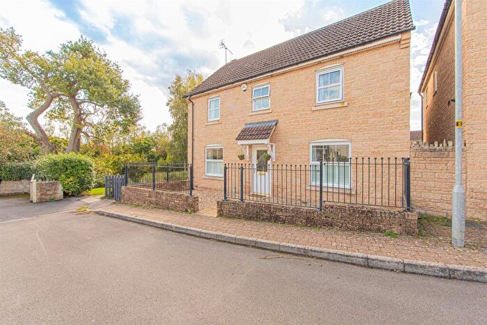 4 Bedroom Detached House To Rent In Yew Way, Corsham, SN13