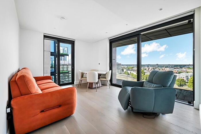 2 Bedroom Flat To Rent In The Dumont, Albert Embankment, London, SE1