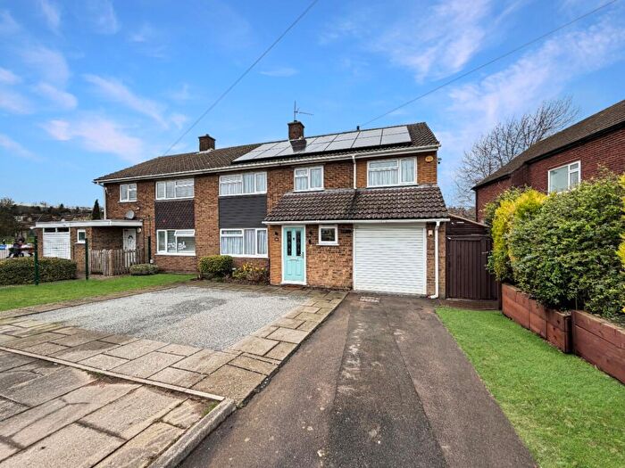4 Bedroom Semi-Detached House For Sale In Hadrian School Houses, Hadrian Avenue, Dunstable, LU5