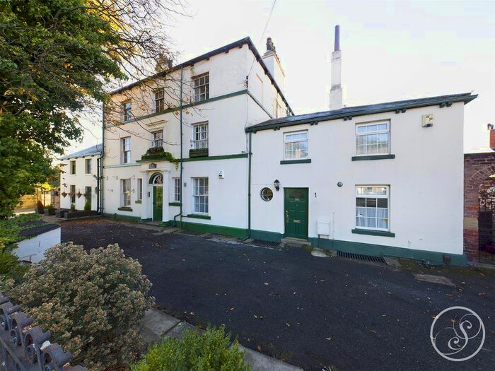 2 Bedroom Flat To Rent In The Grange, Selby Road, Whitkirk, Leeds, LS15