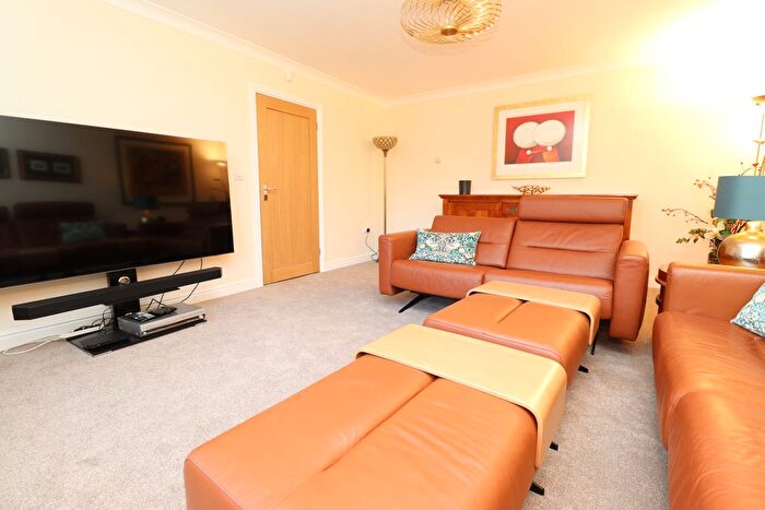 6 Bedroom Detached House For Sale In Wood Lane, South Hykeham, Lincoln, LN6