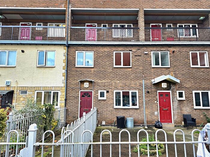 2 Bedroom Flat For Sale In Murrell Close, Birmingham, West Midlands, B5