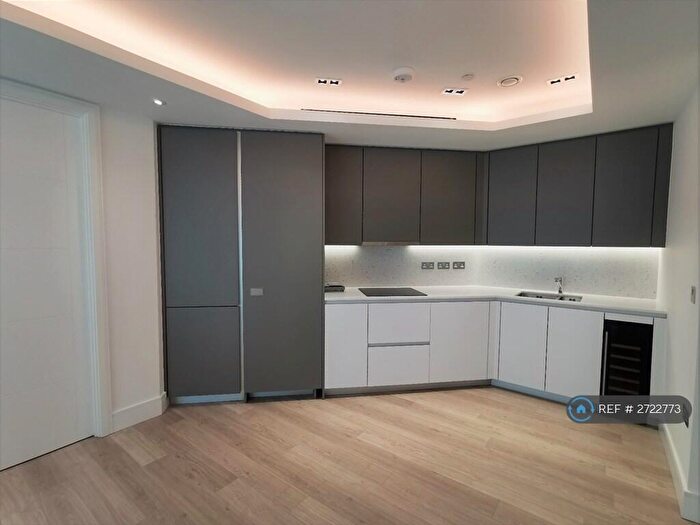 2 Bedroom Flat To Rent In Carrara Tower, London, EC1V