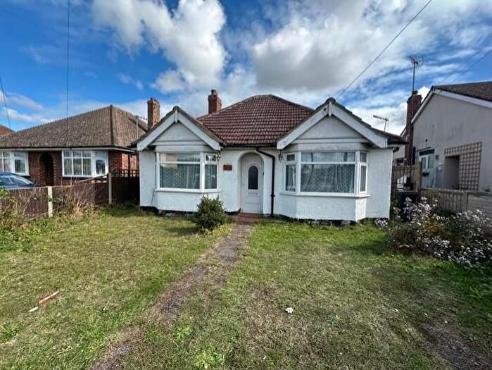 2 Bedroom Detached Bungalow For Sale In Jaywick Lane, Clacton-On-Sea, Essex, CO16