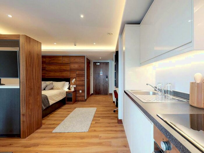 Apartment To Rent In Apt, Oasis Residence #, LS2