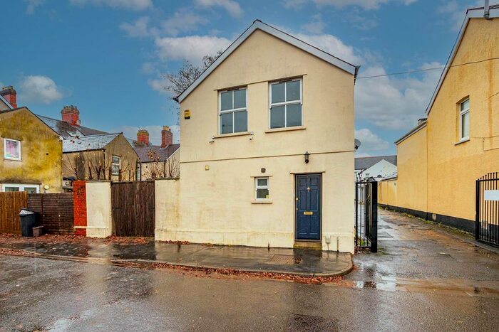 2 Bedroom Detached House To Rent In Bromsgrove Street, Cardiff, CF11