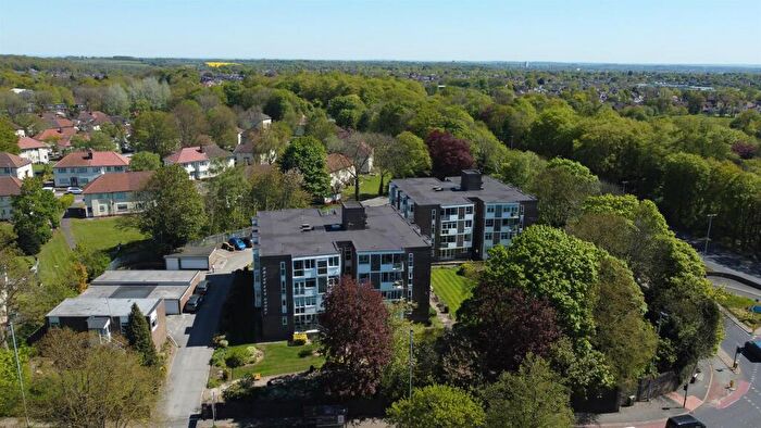3 Bedroom Apartment For Sale In Princess Court, Alwoodley, Leeds, West Yorkshire., LS17
