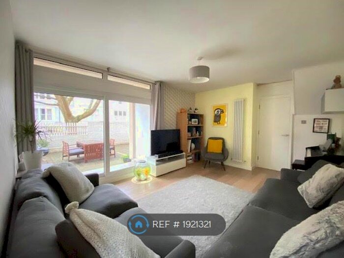 3 Bedroom Maisonette To Rent In Victoria Rise, London, SW4