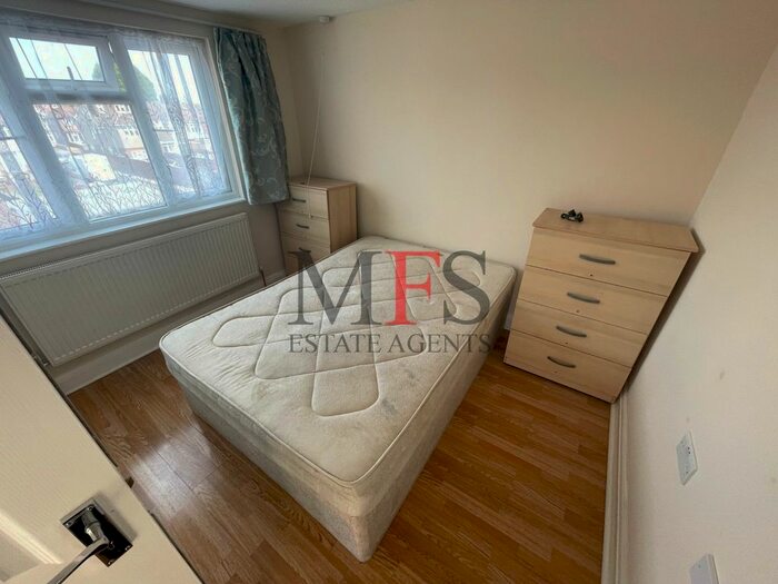 3 Bedroom Maisonette To Rent In Kenton Avenue, Southall, UB1